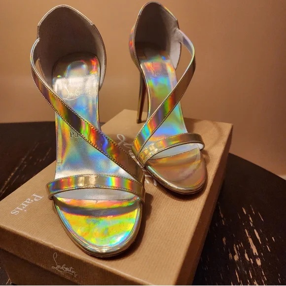 Christian Louboutin ASTRIDAL 100
Iridescent Patent Heels Sandals Shoes size 37 - Picture 2 of 10